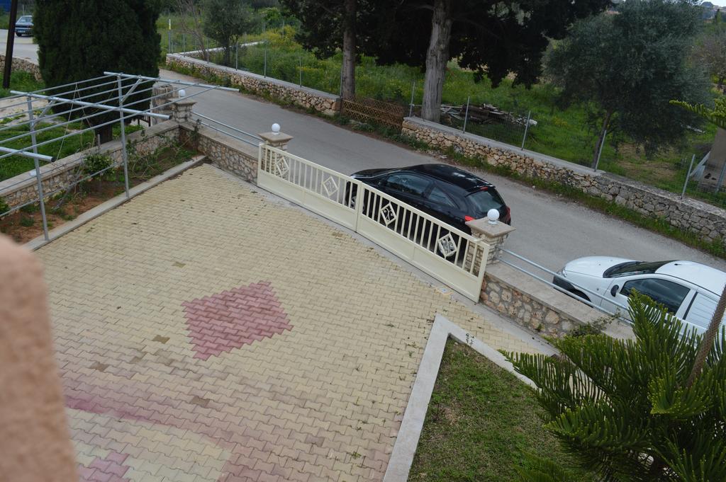 Mel'S Apartments Pesádha Exterior photo